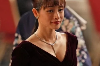 石原さとみの巨乳おっぱい！爆乳化した谷間がエロすぎるｗｗｗｗの画像