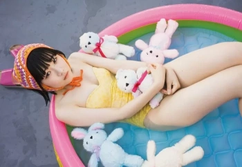 金井球の水着グラビア画像12枚の画像