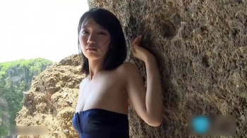 吉岡里帆の乳首ポロリってまじ抜けるよなｗｗｗｗの画像