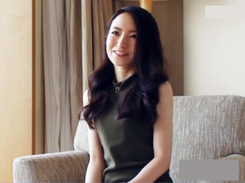 お美しい！結婚半年の新婚妻が騎乗位の快感に酔いしれる！シロウト人妻AV応募。スレンダー熟女の生々しいホテルSEX！！の画像