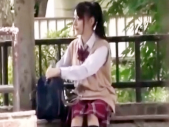 【ストーキング痴漢】【JKレイプ】公園で見かけたポニーテール美少女がタゲ。公衆トイレで辱め…俺のチンポでイカして堕とす！の画像