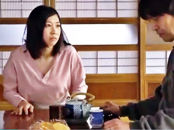 【市原絵美】「そんなに借金してたの！！」九州の田舎で民宿を経営していた夫婦の堪えがたきドラマ。借金取りの人妻3Pレイプ！の画像