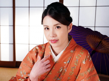 【上山奈々・無修正】シャブリつきたくなる美肌＆美乳に勃起必至！熟れはじめ熟女が温泉宿で艶接待サービス！～洗練された大人のいやし亭～の画像