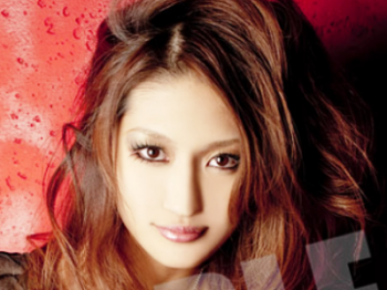 【藤本リーナ（滝本エレナ）・無修正】どスケベ美脚ギャルお姉さんのオナニー、イラマチオ、3Pファック！膣奥を突ら抜かれ狂乱アクメ！の画像