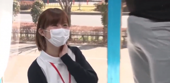 移動式スタジオ内で絶倫男子が美形なギャル系看護師と極上のSEX！の画像