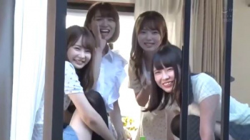 【痴女動画】隣家の美人4姉妹たちの誘惑 囲まれハーレム中出しSEX！松本いちか 百瀬あすか 桜井千春 倉本すみれの画像
