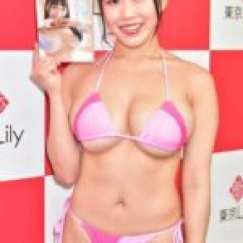 【画像】バスト100の巨乳グラドル、見つかるの画像