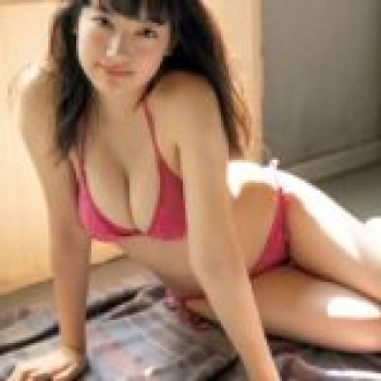 【画像】このグラビアアイドル可愛すぎない？の画像
