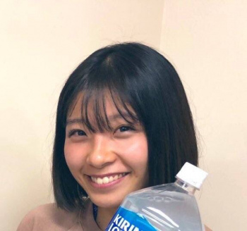 【画像】陸上部JDさん、どうしてもケツがはみ出てしまうの画像