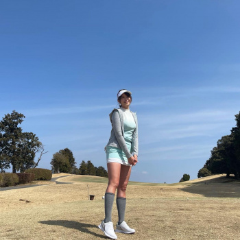 【画像】稲村亜美さんの服の上からでも分かる恵体の画像
