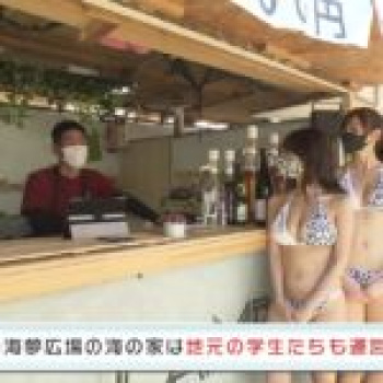【画像】海の家にセックス女３人、無事あらわるの画像
