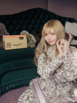 【画像】益若つばさ(つーちゃん)、amazonから荷物が届いて大喜びの画像
