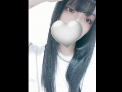 【画像】【個人撮影】動画あり！完全地雷仕様の生々しいリスカ美少女♡裏垢で全裸丸出し美乳ヌードを投稿！の画像