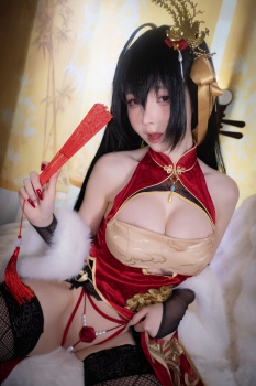 【画像】玉パンま◯こをM時開脚で大胆露出！『アズールレーン』大鳳 18禁巨乳エロレイヤー画像の画像