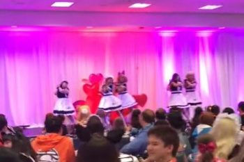 【動画】アメリカ人JKさん「文化祭でメイドカフェをやった結果」の画像