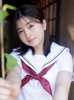 【画像】元アプガ佐々木ほのかの写真集、おっぱいが艶っぽすぎるの画像