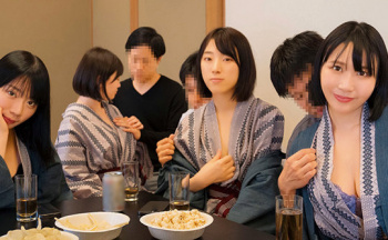 家庭を忘れて浮かれマ〇コな人妻達のポコチンまみれなセックス慰安旅行の画像