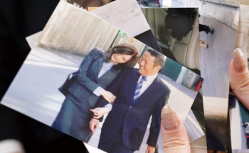 不倫バレて奥さんの前で公開セックス大興奮！見せつけるように中出した。 JULIAの画像