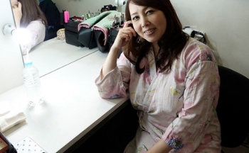 【四十路】バックバク爆体熟女の膣内を寸止め焦らしで我慢汁熟成させた敏感ボディに入棒！ 風間ゆみの画像