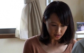【ながえスタイル】真面目な妻が女の悦びを知った瞬間53歳の白昼性交　安野由美の画像