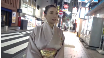 【人妻・３４歳】和服からこぼれる芳醇な容姿からは想像できない、たわわな乳房とドすけべ下着な三十路美人女将!!の画像
