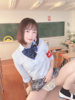 【デカ尻テニス女子】日向ひかげ 自宅に泊まりに来た姪っ子のプリ尻に我慢できず生ハメ!の画像
