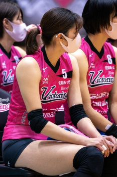 【バレーボール女子ってやっぱりエロい!】MM号で女子バレーボール選手が電マで失禁おもらしイキ!の画像