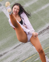 【キツネダンス予備軍】白い美尻と美脚がエロいチアガールをハメ撮りの画像