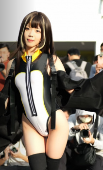 台湾の激カワコスプレイヤーのドスケベハイレグ動画 美脚・股間・尻が全部楽しめる!の画像