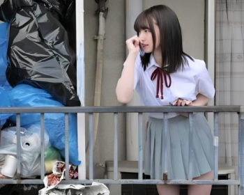 【ガチレイプ】隣に住むゴミ屋敷オヤジにクレーム言ったら…逆上した男に汚部屋に連れ込まれ、鬼畜強姦で犯される美少女《中出しの画像