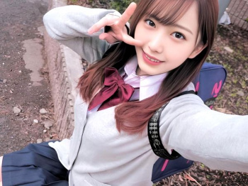 《JKギャル》ロリ巨乳な色白”美少女”と自宅で濃厚エロSEX♡乳首舐め手コキ&ドSなヤリマンビッチに我慢できず中出し♡の画像