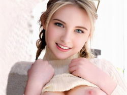 エロ巨乳な白人美少女と温泉デート!野外露出でフェラ抜き…痙攣電マで調教した外国人に無許可中出し♡<メロディー雛マークス>の画像