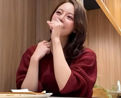 【人妻OL】新婚なのに押しに弱すぎｗ 筋肉美巨乳な奥さん『夫より…凄い♡』他人棒で爆イキする素人妻とエロ不倫セックス！の画像