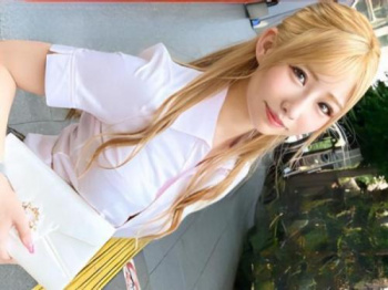 [素人]『精子は飲み物♪』彼氏持ち丸の内OLはザーメン好きなごっくん美人『飲んでいい？♡』口内射精が希望の金髪エロギャルの画像