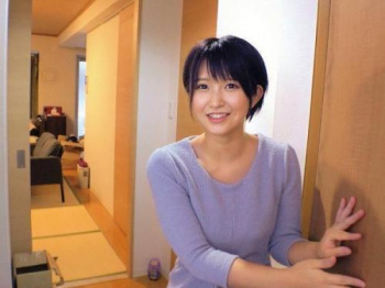 ［素人ナンパ］マジ天使！爆乳ナースの自宅で早漏童貞と→『中に出したのっ!?』パイパン膣に無許可な暴発中出しwの画像