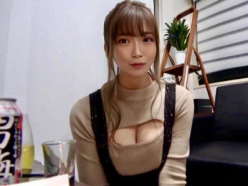 [宅飲み]マジガチ可憐な爆乳美人をお持ち帰り『今日は泊まっていきなよ…w』なし崩しで生SEXOKな泥酔ハメ撮りにの画像