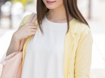 【素人✕マッサージ】欲求不満の女子大生が潮吹きSEXで絶頂イキまくり!!の画像