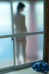 橋本マナミ、全裸ヌードで陰毛マンコが見えてしまう痛恨のミスwwwwwwの画像