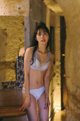 井桁弘恵、おまんこくっきり!エロ過ぎだろwwwwwwwwwwwの画像
