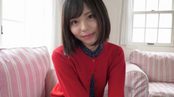 鳴海千秋 品のあるおとなしそうなお嬢さんが露出度の高い衣装で大胆ポーズ！の画像