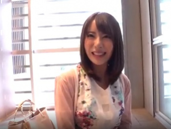 【人妻ナンパ】『あぁっ♡んんっ♡』素人巨乳エロ熟女をNTR！車内乳首責めで発情→手マンクンニ！ガン突き騎乗位バック！の画像