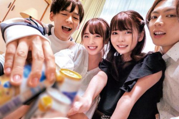 【素人陽キャ美少女JD乱交パーティー】イケメンvs美乳淫乱美少女女子大生♡ヤリたい盛りの若者が集まったら当然セックス♪の画像
