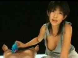 ＜範田紗々＞可愛い子に脱ぎ立てパンツコキされたい！の画像