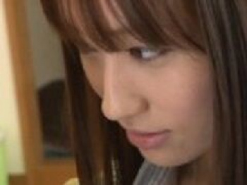 妊娠している親友の前で彼を寝取る小悪魔な子の画像