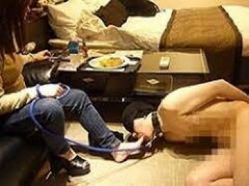 ニートギャルを増長させる足奴隷の存在の画像