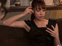 ワキフェチおっさん社員をドラゴンスリーパー手コキで手懐けるやり手の若い女社長の画像