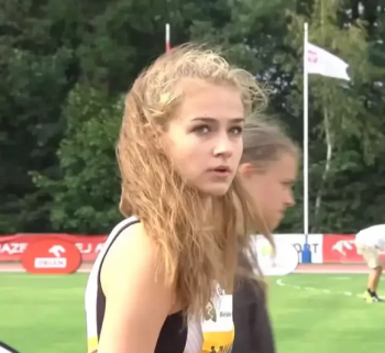ポーランドの17歳選手、走り幅跳びをする姿が素晴らしくてすぐ百万再生超えしてしまうの画像