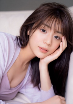 貴島明日香 「ZIP!」お天気お姉さんのおっぱい谷間グラビアセクシー画像の画像