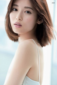 白石聖 透明感抜群の正統派美少女うっすら谷間セクシー画像の画像