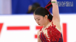 紀平梨花 女子フィギュアの華麗な片手側転の健全な目線画像(全日本選手権2020)の画像